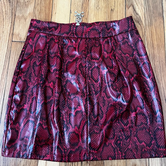 red snake skin leather skirt - Picture 3 of 4